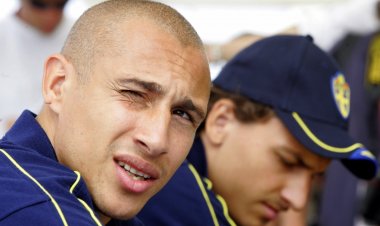 Former team-mate urges Celtic to ask the Larsson question