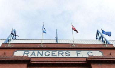 Graham Roberts posts 3-word tweet as Steven Gerrard’s Rangers close in on Celtic crown