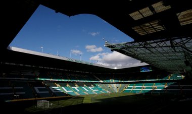 “He’s a potential Tony Mowbray” - Pundit’s unbelievable assessment of Celtic managerial favourite