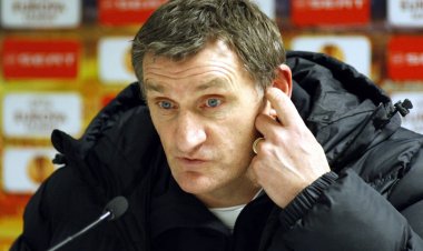 Tony Mowbray's Celtic reign comes to an end after horror show in