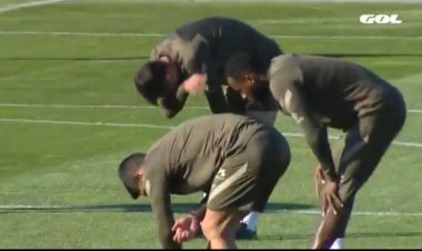 Video: The Scary Moment Moussa Dembele Collapses in Training