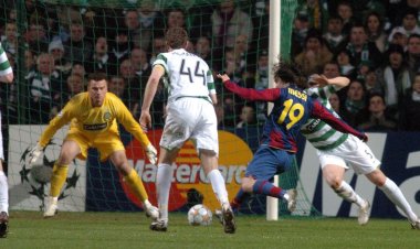 Artur Boruc donates Celtic memento to raise money for girl with cancer