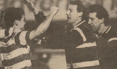 Video: "It was like a Barry Manilow Concert," Lights go out