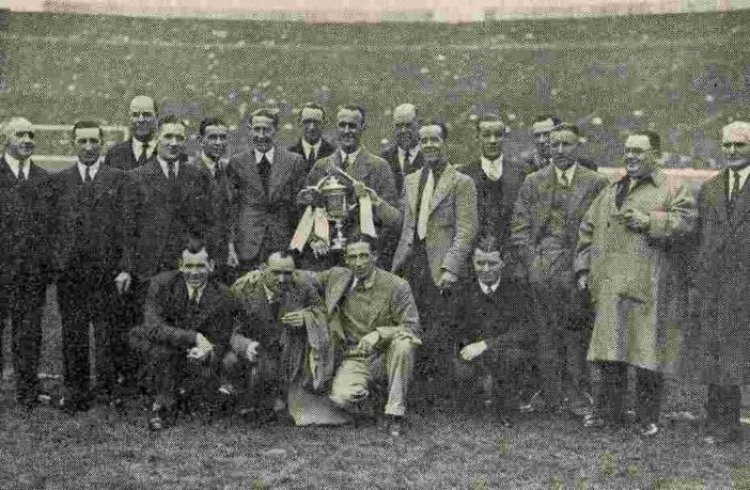In 1937 Celtic had some great players including Jimmy Delaney on the r