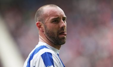 Mowbray II- Kris Boyd warns Celtic fans that Howe could be another fantasist!