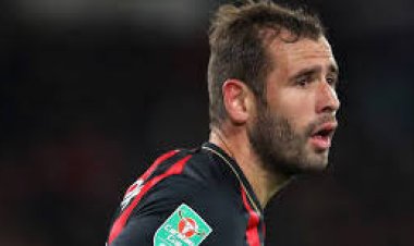 HOWE TARGETS CAPTAIN COOK