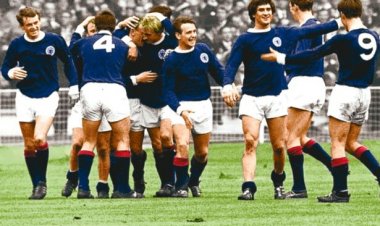 Days After his Dukla Double Celtic's Willie Wallace plays for Sco