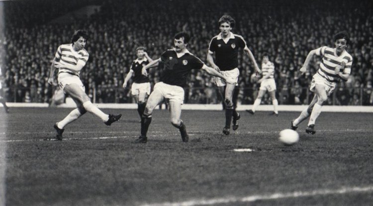 The Score? Celtic 6 Hearts 0. The Jungle's Response? "April