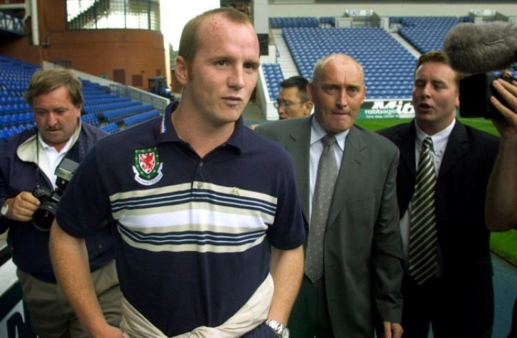 Happy Birthday to Celtic legend John Hartson, who once failed an Ibrox