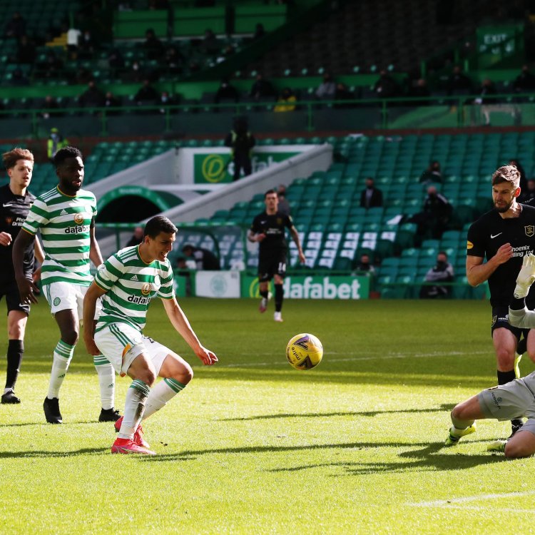 Discussion: Moi’s future - with Celtic or Southampton?