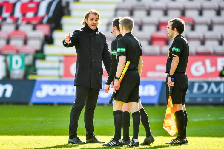 Celtic Fans Under Intense Scrutiny While Gerrard's Rangers Go On; Also Give It Up For Hearts - The 4th Official