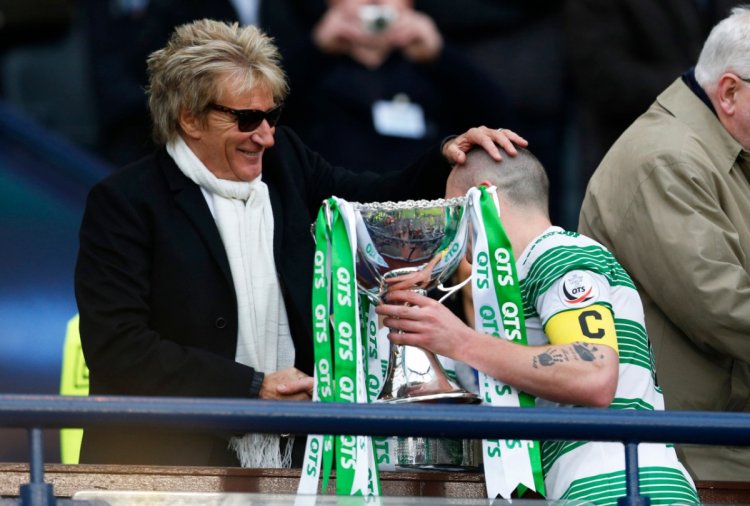 ‘You’re a Clown’ – Rod Stewart Not Amusing Some Fans After Celtic Stunt