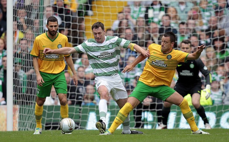 Celtic: Fans react to Chris Sutton’s tweet