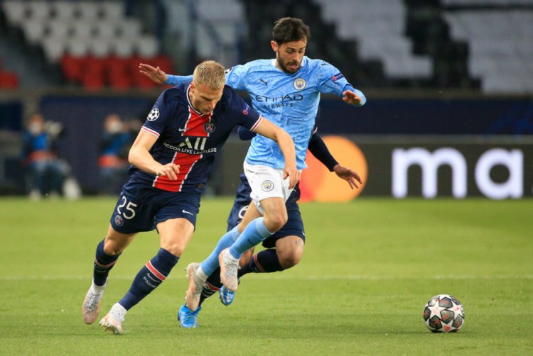 Former Celtic target Mitchel Bakker features for PSG in Champions League semi - 67 Hail Hail