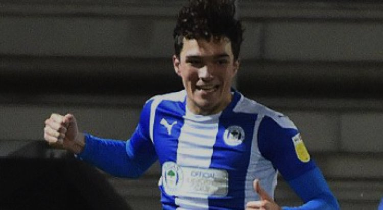 CELTIC STEP UP TEEN STRIKER MOVE