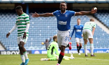 Alex Rae: Rangers and Celtic have undergone a  complete role reversal - the Parkhead club are in disarray