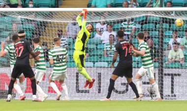 Sutton blasts mistake-ridden Barkas: "He has killed the team"