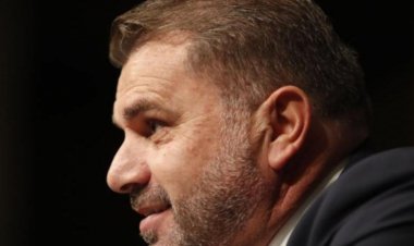 Celtic fans show Postecoglou the love