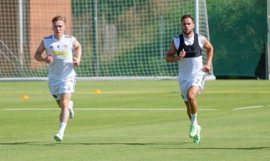 Scottish giants refuse to admit defeat in their pursuit of Blades star