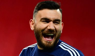 West Ham matchday commentator tells brilliant story about what happened with Robert Snodgrass before Celtic game - Hammers News