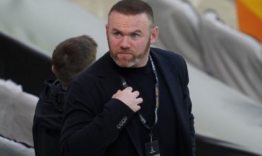 Rooney reacts as Celtic eye Derby defenders Buchanan and Byrne