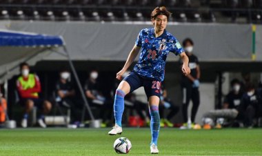 Celtic hold talks with Manchester City over loan deal for defender | T
