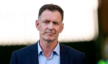 Chris Sutton slams Celtic board after 'embarrassing' Champions League exit