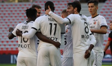 Report: £50k-a-week man ready to snub Celtic move, next few hours could be crucial