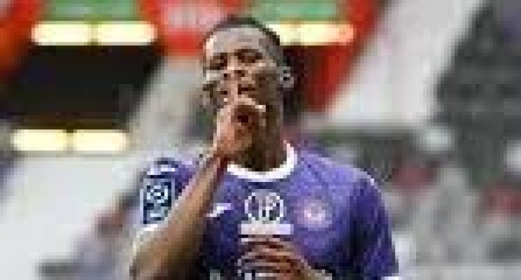 £2m FLOP HEADS FOR EXIT