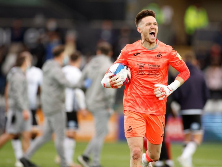 Celtic must battle to sign Freddie Woodman