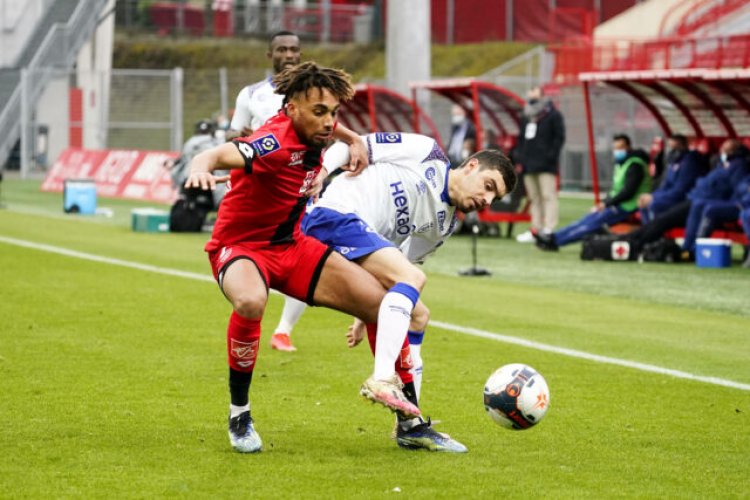 Celtic move for Sacha Boey collapses | Sportslens.com