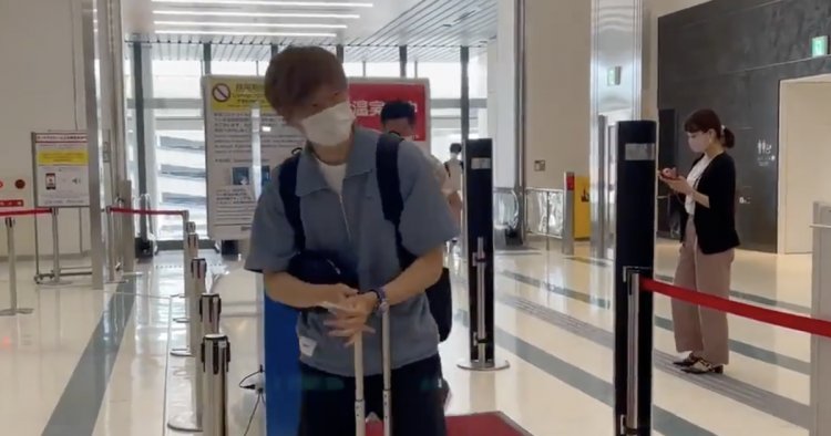 Kyogo Furuhashi catches flight for Celtic transfer and sends message to fans