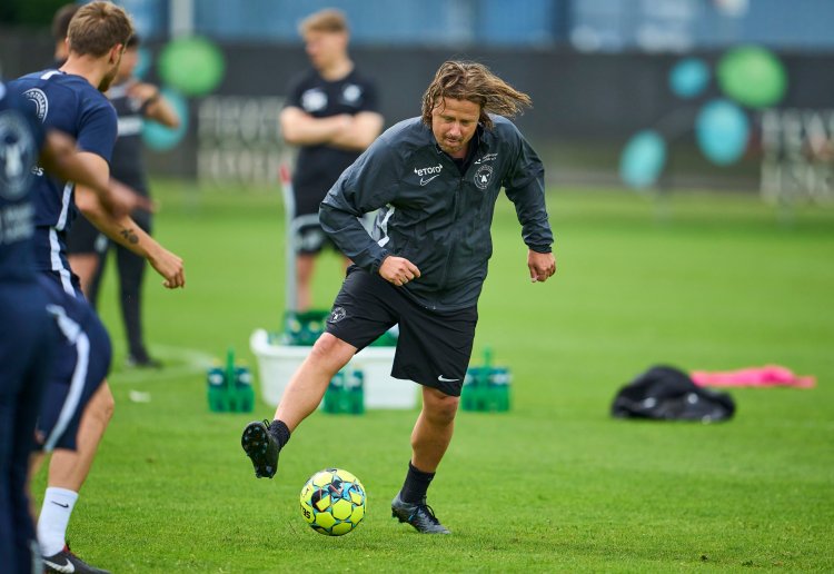 Bo Henriksen kickstarts the mind games ahead of Celtic vs Midtjylland - 67 Hail Hail