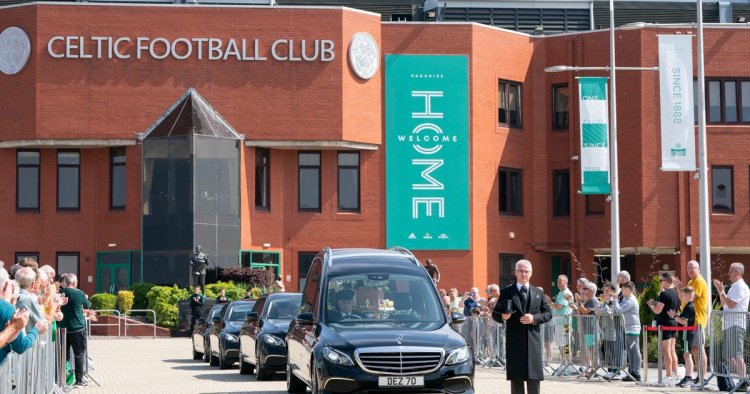 Celtic players and fans pay tribute to Lisbon Lion Charlie Gallagher at Parkhead