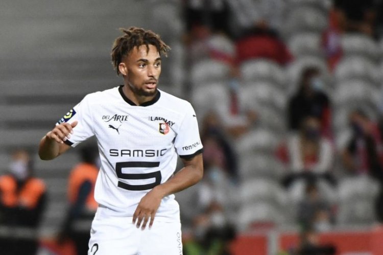 Sacha Boey travelling to Istanbul as Celtic target nears Galatasaray m