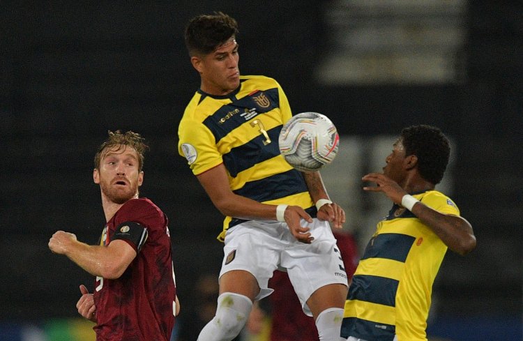 German Report: Bayer Leverkusen move in for Piero Hincapie after summer Celtic link - 67 Hail Hail