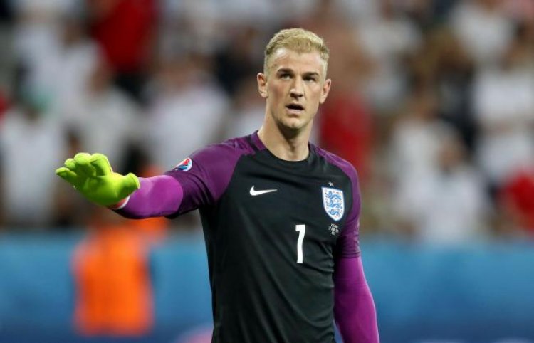 Ex-England star in talks with Celtic, claims reliable transfer journal