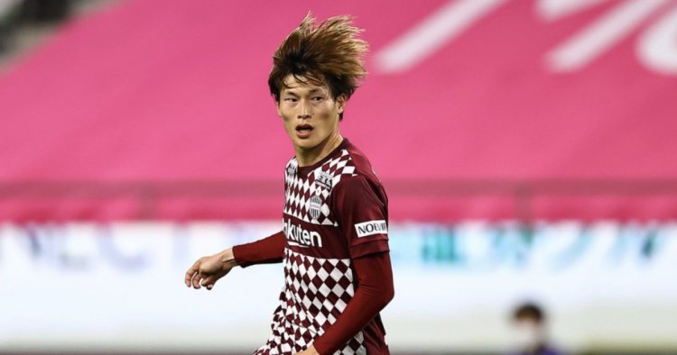 Kyogo Furuhashi takes Scott Brown's no 8 jersey as midfielder finally arrives at Celtic Park