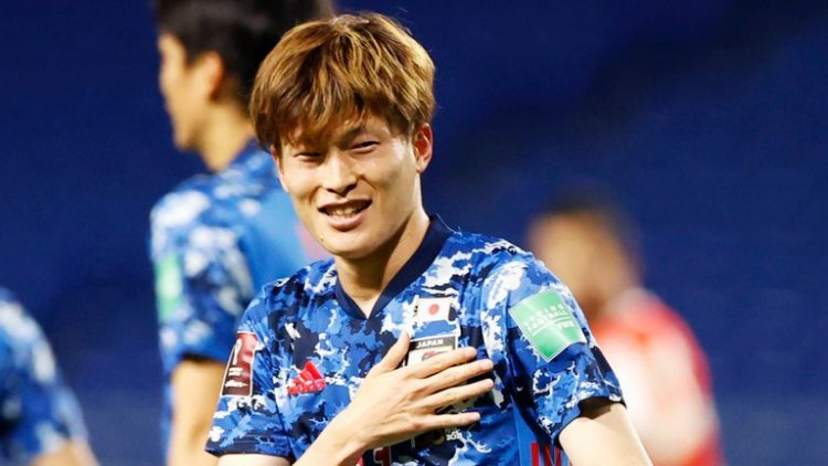 Kyogo Furuhashi completes Celtic move on four-year deal and takes No 8 jersey