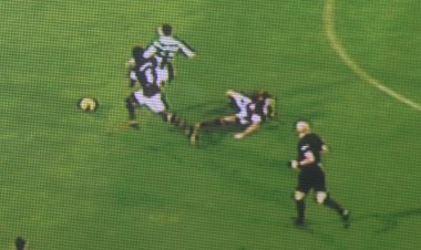 EX-HEARTS SKIPPER ADMITS JAMBOS STAR SHOULD HAVE BEEN RED-CARDED