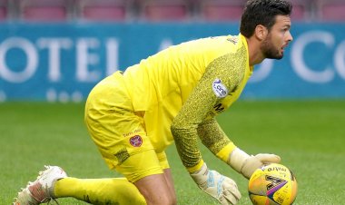 'It does seem to come with the club': Hearts here Craig Gordon on the difficulties of life as a Celtic goalkeeper