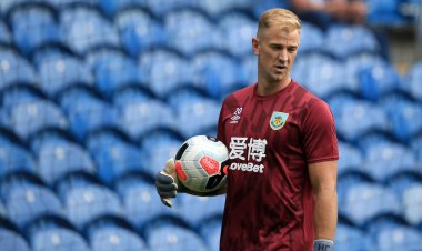 Former Burnley and England goalkeeper set for move to Scottish giants Celtic