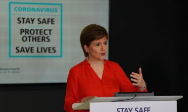 "Treated like muck yet again": Celtic fans react to Sturgeon