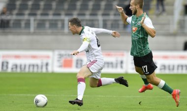 New Celtic signing singled out as John Hartson slaughters 'Sunday league' defending in win over Jablonec