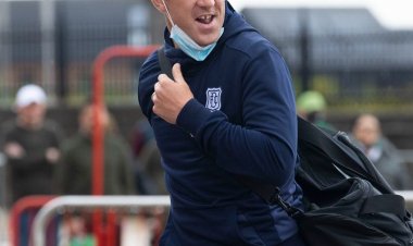 Celtic fans troll Charlie Adam and Jason Cummings on Parkhead arrival