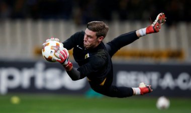 Celtic: Vasilis Barkas edges closer to Parkhead exit