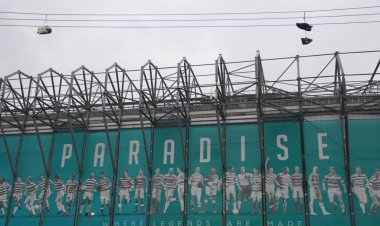 Paradise Pause and Applause as Celtic Family remembers those we have l