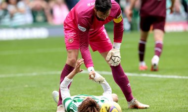Robbie Neilson tips Hearts keeper Craig Gordon to reclaim Scotland place after outstanding Parkhead display