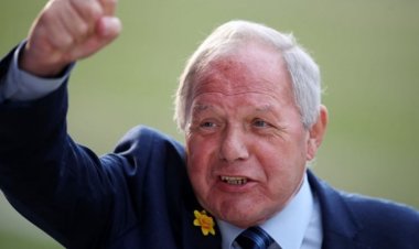 Barry Fry shares current Peterborough United position on Siriki Dembele