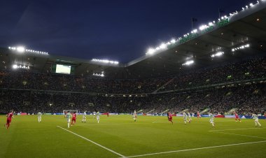 Guy Mowbray thanks Celtic after stellar commentary job - 67 Hail Hail